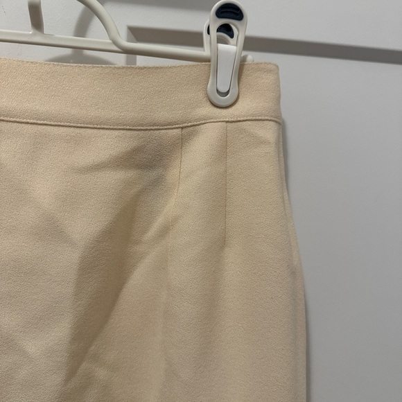 Lord & Taylor Cream 100% Wool Pencil Skirt Size 8P Petite Women’s - Picture 2 of 10